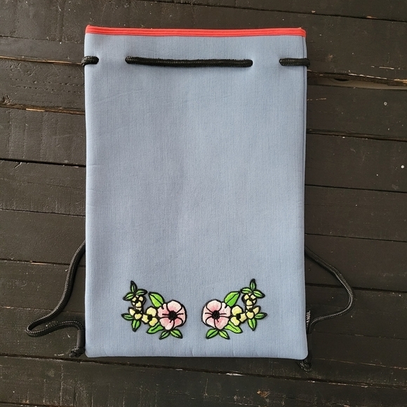 Triangl Neoprene Swim Bag Drawstring Backpack Denim Blue Floral Applique Neon - Picture 1 of 6